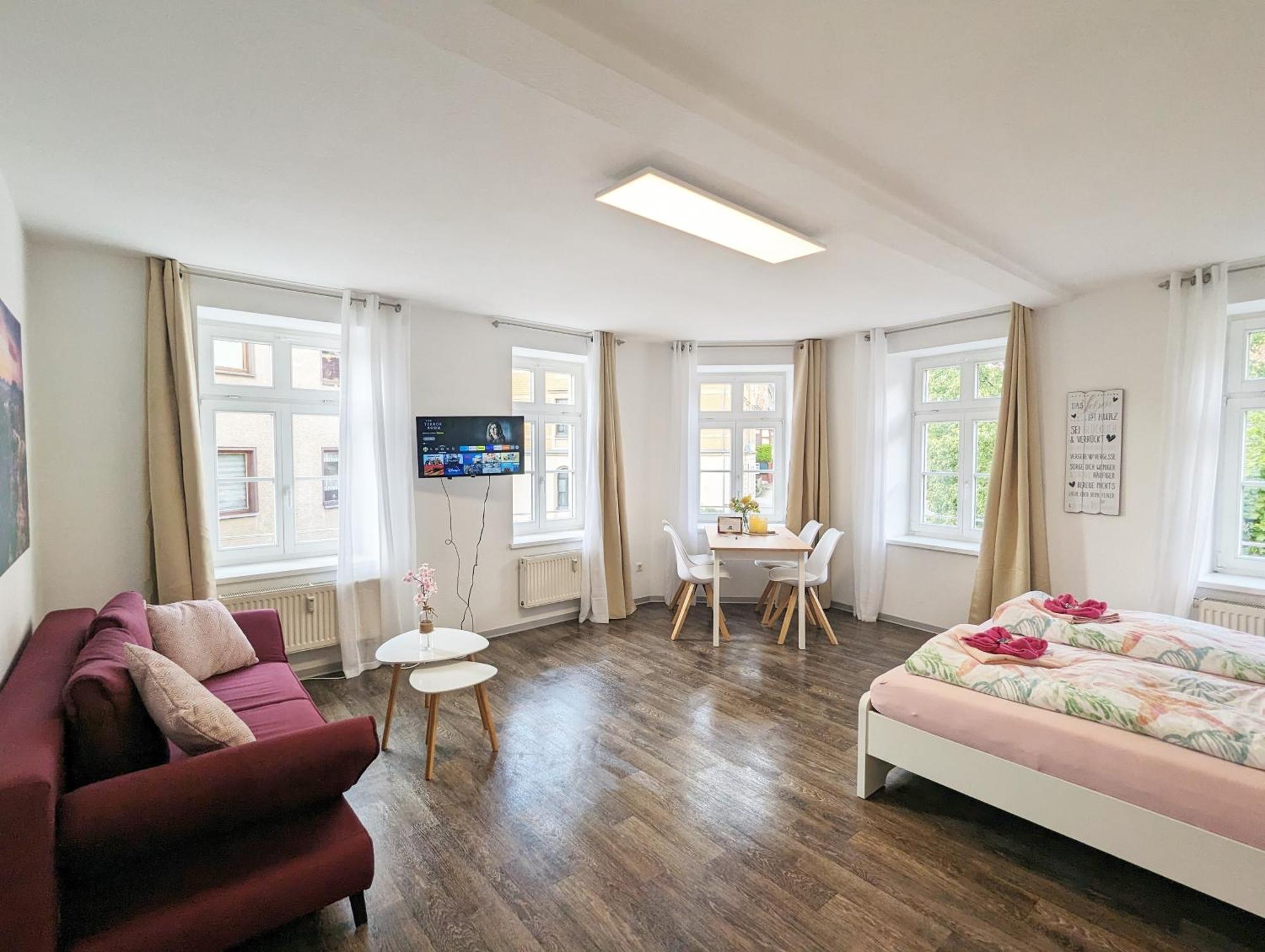 Apartment F2 - Urlaubsmagie Sauna, Whirlpool, Pool & Garten Sebnitz